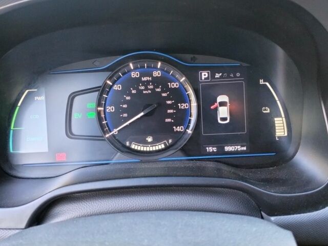 Сірий Хендай Ioniq, об'ємом двигуна 1.6 л та пробігом 165 тис. км за 12500 $, фото 8 на Automoto.ua