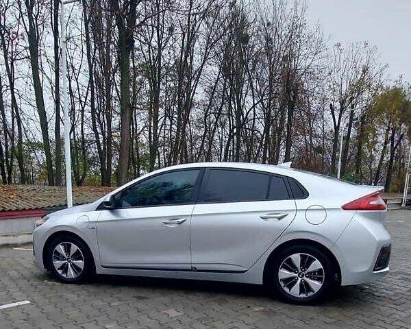 Серый Хендай Ioniq, объемом двигателя 1.58 л и пробегом 72 тыс. км за 16500 $, фото 17 на Automoto.ua