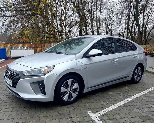 Серый Хендай Ioniq, объемом двигателя 1.58 л и пробегом 72 тыс. км за 16500 $, фото 7 на Automoto.ua