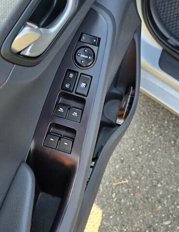 Серый Хендай Ioniq, объемом двигателя 0 л и пробегом 119 тыс. км за 13100 $, фото 10 на Automoto.ua