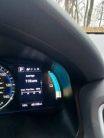 Серый Хендай Ioniq, объемом двигателя 1.58 л и пробегом 72 тыс. км за 16500 $, фото 28 на Automoto.ua