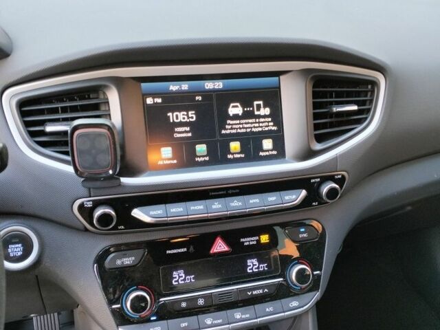 Сірий Хендай Ioniq, об'ємом двигуна 1.6 л та пробігом 165 тис. км за 12500 $, фото 7 на Automoto.ua