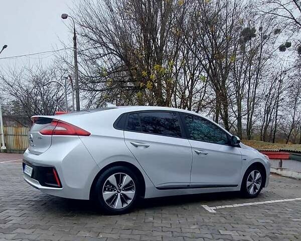 Серый Хендай Ioniq, объемом двигателя 1.58 л и пробегом 72 тыс. км за 16500 $, фото 23 на Automoto.ua