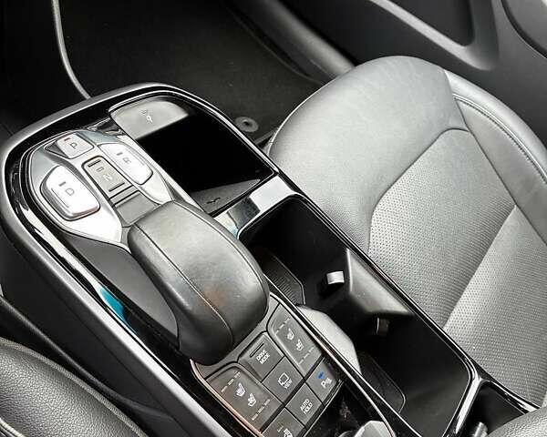 Сірий Хендай Ioniq, об'ємом двигуна 0 л та пробігом 131 тис. км за 16500 $, фото 18 на Automoto.ua
