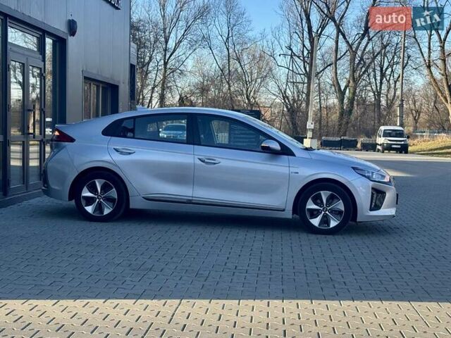 Серый Хендай Ioniq, объемом двигателя 0 л и пробегом 87 тыс. км за 11555 $, фото 7 на Automoto.ua