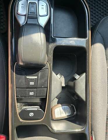 Серый Хендай Ioniq, объемом двигателя 0 л и пробегом 119 тыс. км за 13100 $, фото 7 на Automoto.ua