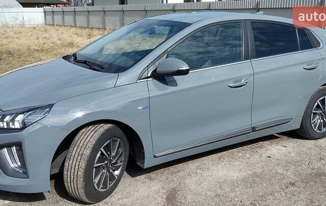 Серый Хендай Ioniq, объемом двигателя 0 л и пробегом 147 тыс. км за 16200 $, фото 3 на Automoto.ua