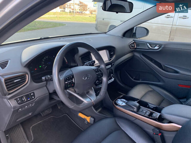 Серый Хендай Ioniq, объемом двигателя 0 л и пробегом 142 тыс. км за 12999 $, фото 24 на Automoto.ua