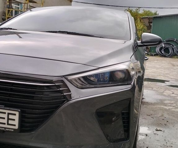 Сірий Хендай Ioniq, об'ємом двигуна 1.6 л та пробігом 165 тис. км за 12500 $, фото 2 на Automoto.ua