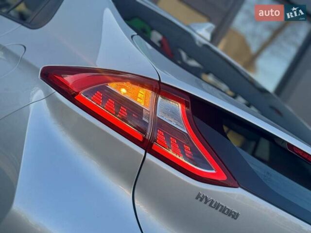 Серый Хендай Ioniq, объемом двигателя 0 л и пробегом 87 тыс. км за 11555 $, фото 70 на Automoto.ua