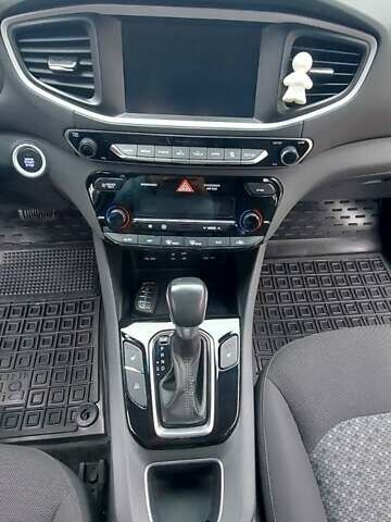 Серый Хендай Ioniq, объемом двигателя 1.58 л и пробегом 72 тыс. км за 16500 $, фото 36 на Automoto.ua