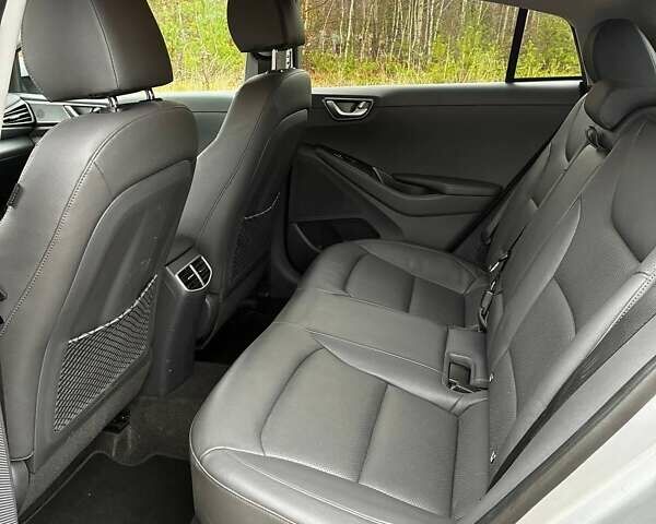 Сірий Хендай Ioniq, об'ємом двигуна 0 л та пробігом 131 тис. км за 16500 $, фото 22 на Automoto.ua