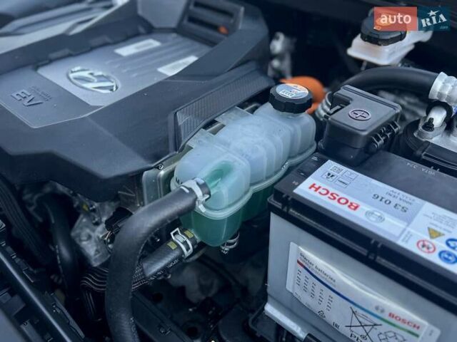Серый Хендай Ioniq, объемом двигателя 0 л и пробегом 87 тыс. км за 11555 $, фото 136 на Automoto.ua