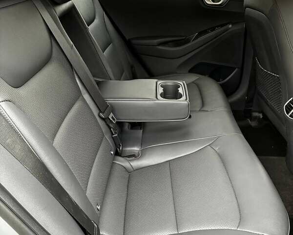 Сірий Хендай Ioniq, об'ємом двигуна 0 л та пробігом 131 тис. км за 16500 $, фото 23 на Automoto.ua