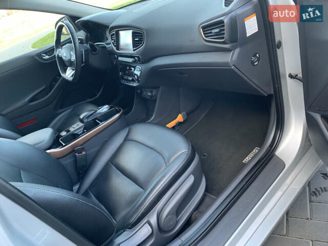 Серый Хендай Ioniq, объемом двигателя 0 л и пробегом 142 тыс. км за 12999 $, фото 16 на Automoto.ua