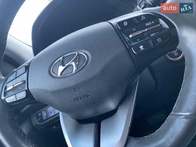 Серый Хендай Ioniq, объемом двигателя 0 л и пробегом 142 тыс. км за 12999 $, фото 1 на Automoto.ua