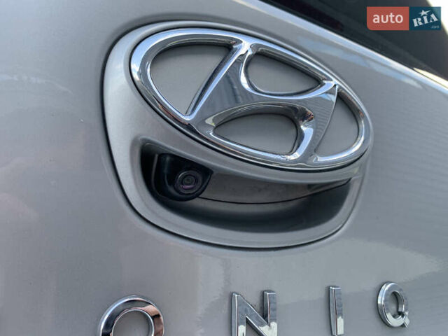 Серый Хендай Ioniq, объемом двигателя 0 л и пробегом 142 тыс. км за 12999 $, фото 31 на Automoto.ua