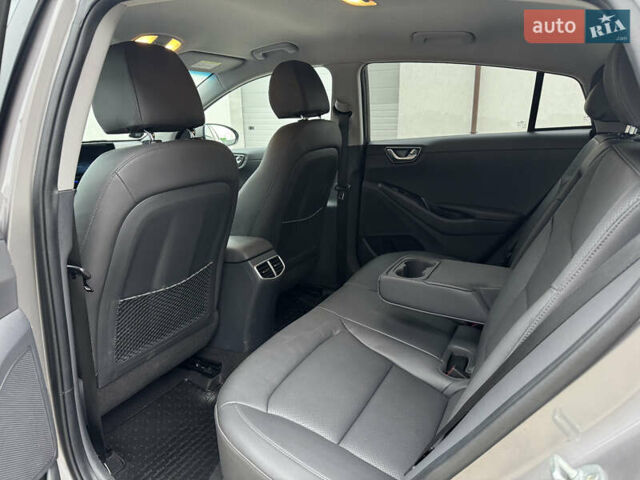 Серый Хендай Ioniq, объемом двигателя 0 л и пробегом 104 тыс. км за 16700 $, фото 12 на Automoto.ua