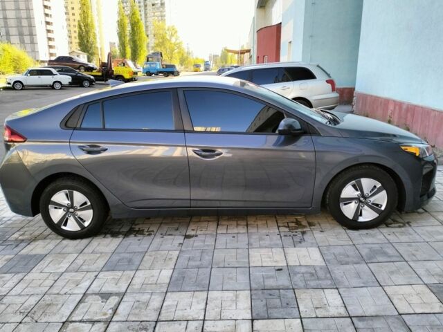 Сірий Хендай Ioniq, об'ємом двигуна 1.6 л та пробігом 165 тис. км за 12500 $, фото 13 на Automoto.ua