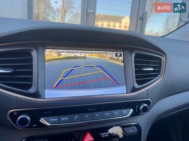 Серый Хендай Ioniq, объемом двигателя 0 л и пробегом 87 тыс. км за 11555 $, фото 96 на Automoto.ua
