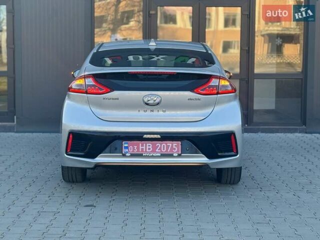 Серый Хендай Ioniq, объемом двигателя 0 л и пробегом 87 тыс. км за 11555 $, фото 60 на Automoto.ua