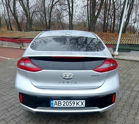 Серый Хендай Ioniq, объемом двигателя 1.58 л и пробегом 72 тыс. км за 16500 $, фото 21 на Automoto.ua