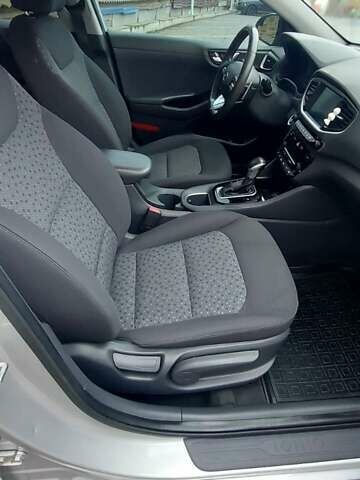 Серый Хендай Ioniq, объемом двигателя 1.58 л и пробегом 72 тыс. км за 16500 $, фото 40 на Automoto.ua