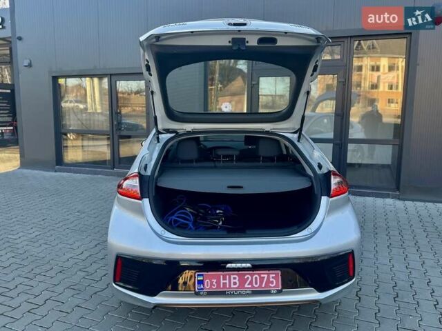 Серый Хендай Ioniq, объемом двигателя 0 л и пробегом 87 тыс. км за 11555 $, фото 130 на Automoto.ua