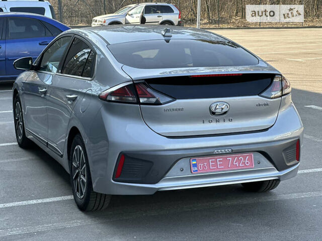 Сірий Хендай Ioniq, об'ємом двигуна 0 л та пробігом 64 тис. км за 18300 $, фото 2 на Automoto.ua