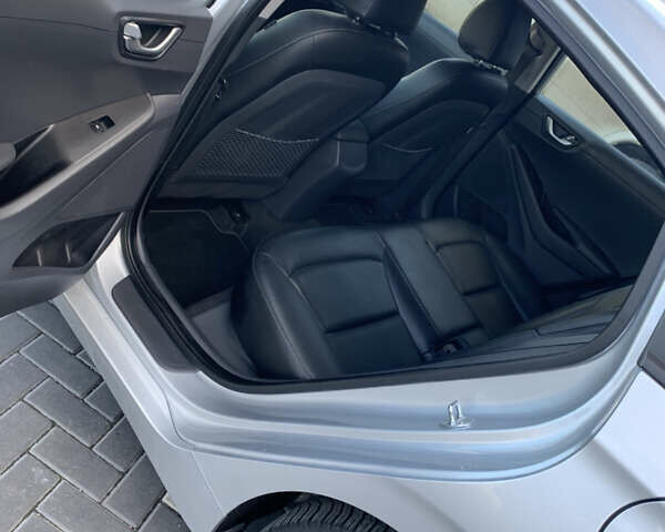 Серый Хендай Ioniq, объемом двигателя 0 л и пробегом 142 тыс. км за 12999 $, фото 23 на Automoto.ua