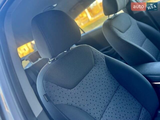 Серый Хендай Ioniq, объемом двигателя 0 л и пробегом 87 тыс. км за 11555 $, фото 114 на Automoto.ua