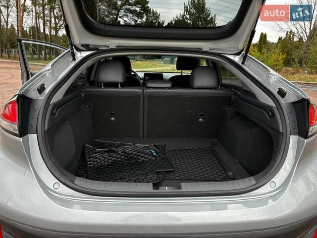 Сірий Хендай Ioniq, об'ємом двигуна 0 л та пробігом 131 тис. км за 16500 $, фото 41 на Automoto.ua