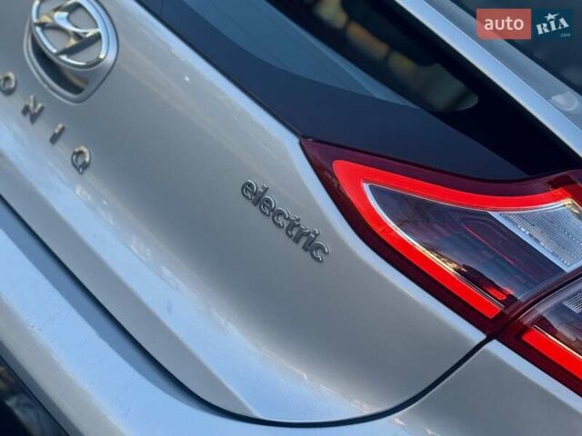 Серый Хендай Ioniq, объемом двигателя 0 л и пробегом 87 тыс. км за 11555 $, фото 54 на Automoto.ua