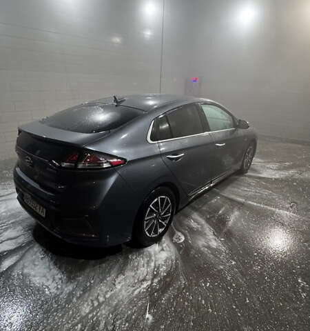Серый Хендай Ioniq, объемом двигателя 0 л и пробегом 130 тыс. км за 15500 $, фото 5 на Automoto.ua