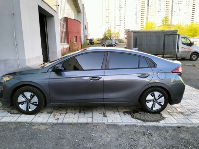 Сірий Хендай Ioniq, об'ємом двигуна 1.6 л та пробігом 165 тис. км за 12500 $, фото 11 на Automoto.ua