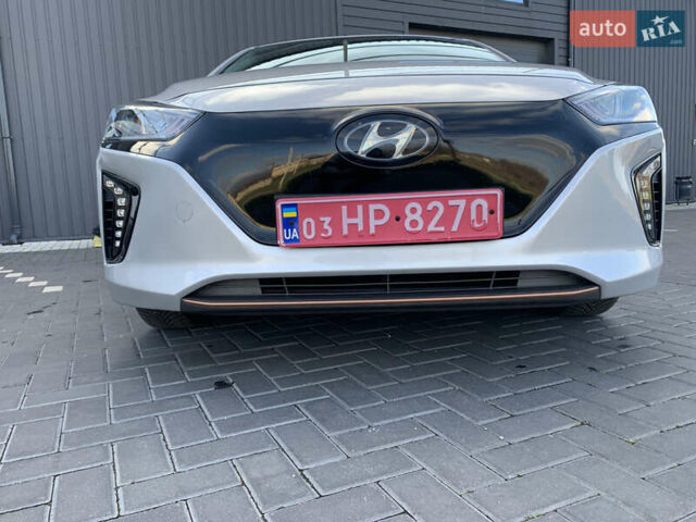 Серый Хендай Ioniq, объемом двигателя 0 л и пробегом 142 тыс. км за 12999 $, фото 9 на Automoto.ua