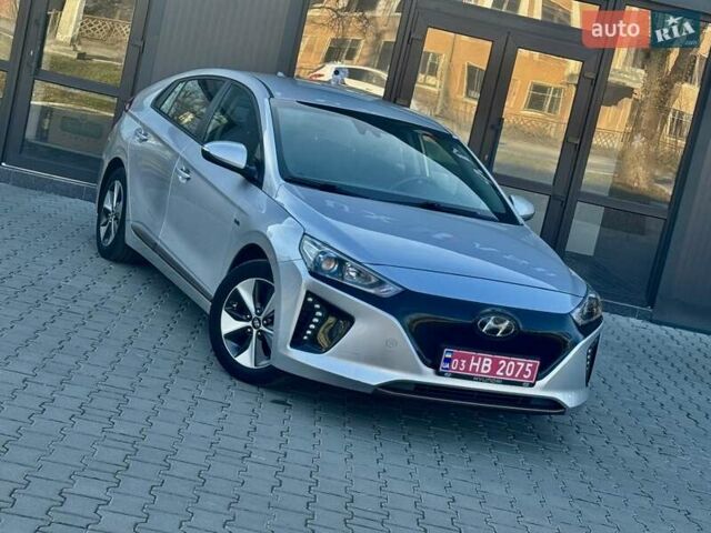 Серый Хендай Ioniq, объемом двигателя 0 л и пробегом 87 тыс. км за 11555 $, фото 5 на Automoto.ua