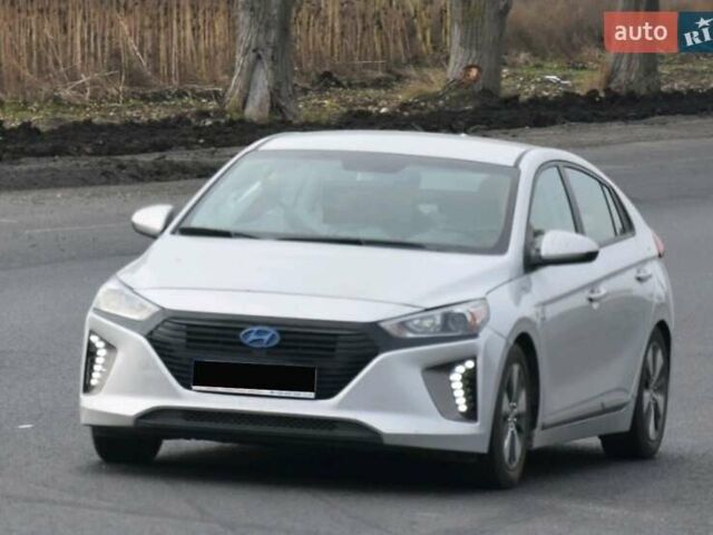 Сірий Хендай Ioniq, об'ємом двигуна 1.58 л та пробігом 80 тис. км за 17500 $, фото 2 на Automoto.ua