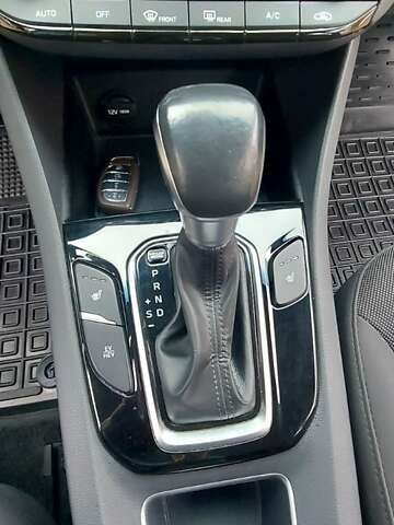 Серый Хендай Ioniq, объемом двигателя 1.58 л и пробегом 72 тыс. км за 16500 $, фото 37 на Automoto.ua