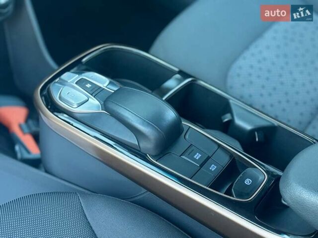 Серый Хендай Ioniq, объемом двигателя 0 л и пробегом 87 тыс. км за 11555 $, фото 100 на Automoto.ua