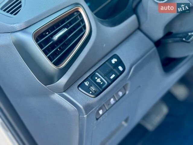 Серый Хендай Ioniq, объемом двигателя 0 л и пробегом 87 тыс. км за 11555 $, фото 85 на Automoto.ua