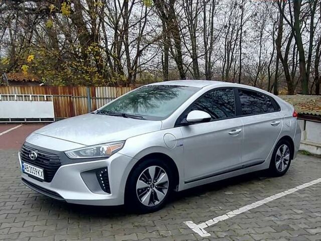 Серый Хендай Ioniq, объемом двигателя 1.58 л и пробегом 72 тыс. км за 16500 $, фото 8 на Automoto.ua