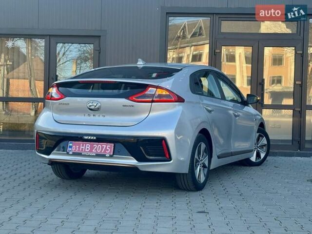 Серый Хендай Ioniq, объемом двигателя 0 л и пробегом 87 тыс. км за 11555 $, фото 44 на Automoto.ua