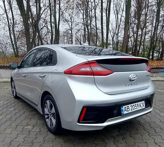 Серый Хендай Ioniq, объемом двигателя 1.58 л и пробегом 72 тыс. км за 16500 $, фото 10 на Automoto.ua