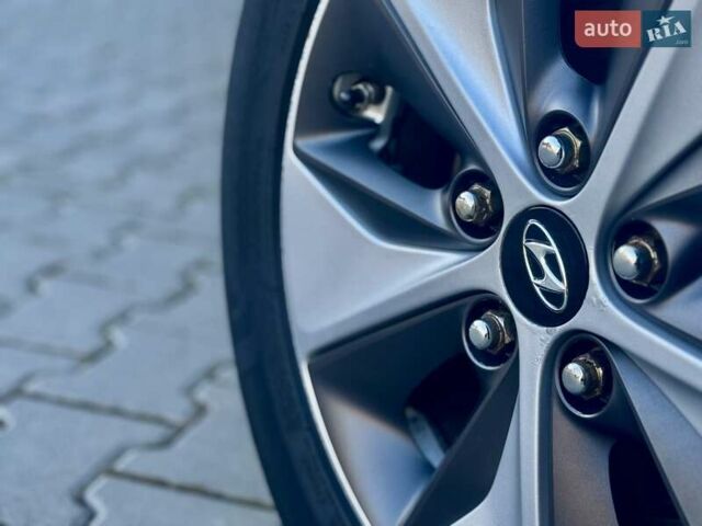 Серый Хендай Ioniq, объемом двигателя 0 л и пробегом 87 тыс. км за 11555 $, фото 17 на Automoto.ua