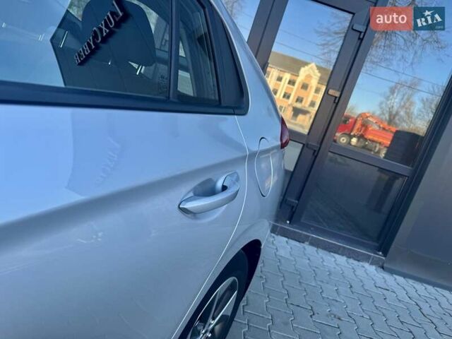 Серый Хендай Ioniq, объемом двигателя 0 л и пробегом 87 тыс. км за 11555 $, фото 43 на Automoto.ua