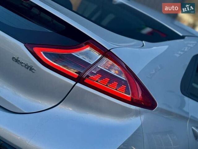 Серый Хендай Ioniq, объемом двигателя 0 л и пробегом 87 тыс. км за 11555 $, фото 52 на Automoto.ua