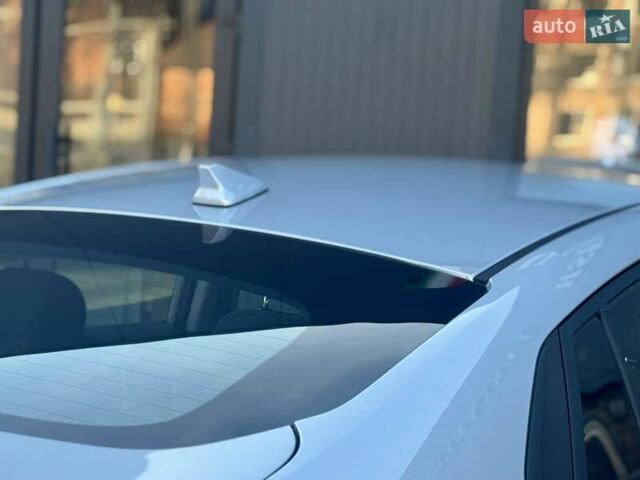 Серый Хендай Ioniq, объемом двигателя 0 л и пробегом 87 тыс. км за 11555 $, фото 51 на Automoto.ua