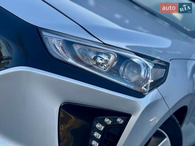 Серый Хендай Ioniq, объемом двигателя 0 л и пробегом 87 тыс. км за 11555 $, фото 36 на Automoto.ua