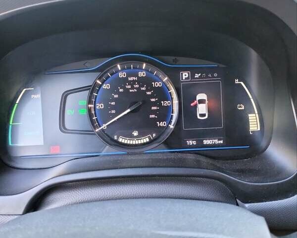 Серый Хендай Ioniq, объемом двигателя 1.6 л и пробегом 159 тыс. км за 15700 $, фото 12 на Automoto.ua